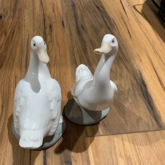 Nao Lladro happy lifelike pair of ducks figurines 5” and 6” tall great condition - Picture 7 of 7